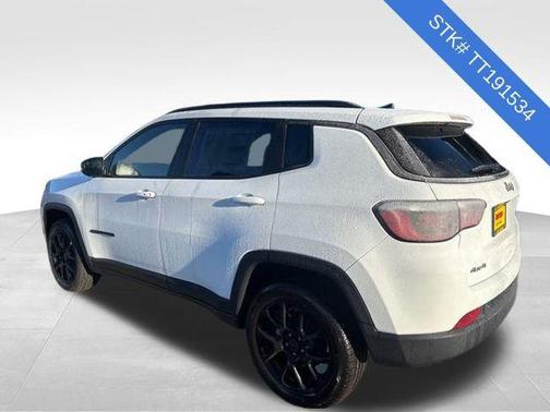 Bright White Clearcoat 2026 Jeep Compass Latitude