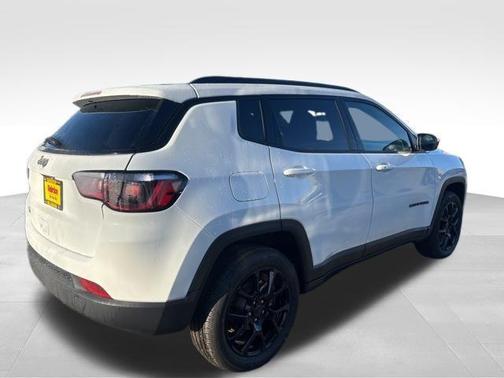 Bright White Clearcoat 2026 Jeep Compass Latitude