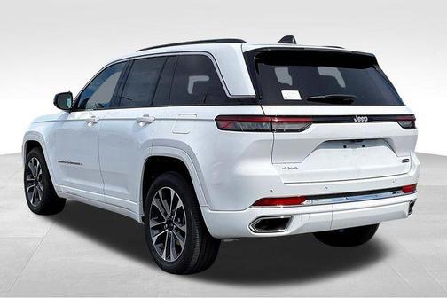 Bright White Clearcoat 2025 Jeep Grand Cherokee Overland
