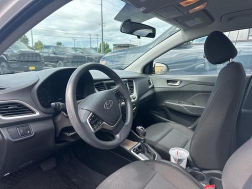 2022 Hyundai Accent SE