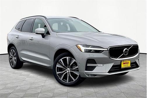 2022 Volvo XC60 B5 Momentum