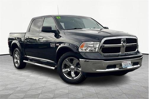 2017 RAM 1500 SLT