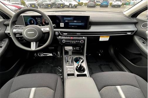 2025 Hyundai SONATA SE