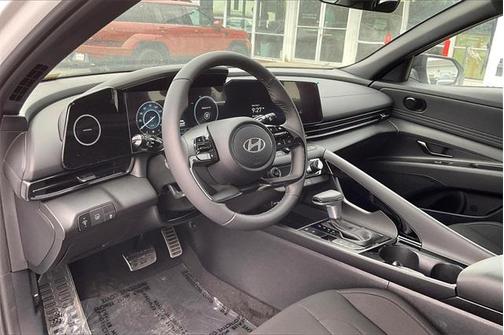 2025 Hyundai ELANTRA HEV SEL Sport