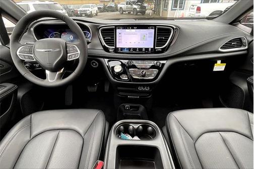 2025 Chrysler Pacifica Hybrid Select