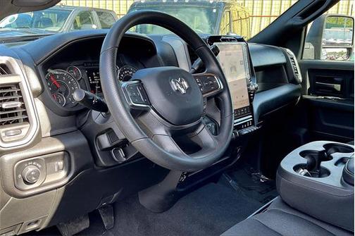 2025 RAM 2500 Tradesman Crew Cab 4x4 6'4' Box