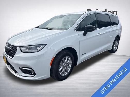 2024 Chrysler Pacifica Touring
