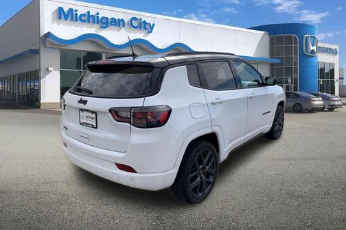 Bright White Clearcoat 2024 Jeep Compass Limited