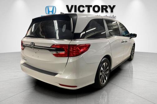 Sonic Gray Pearl 2023 Honda Odyssey Sport