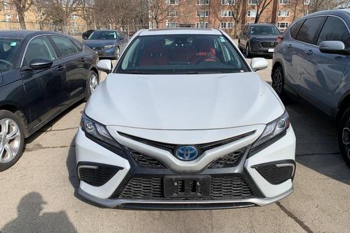 2024 Toyota Camry Hybrid SE