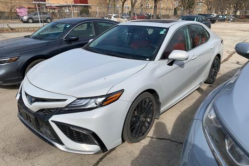 2024 Toyota Camry Hybrid SE