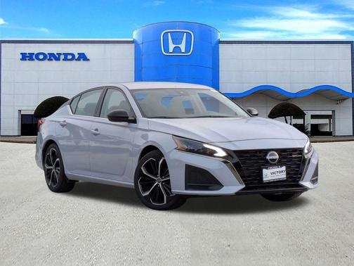 2024 Nissan Altima SR FWD