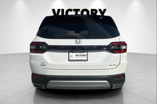 2023 Honda Pilot AWD Elite