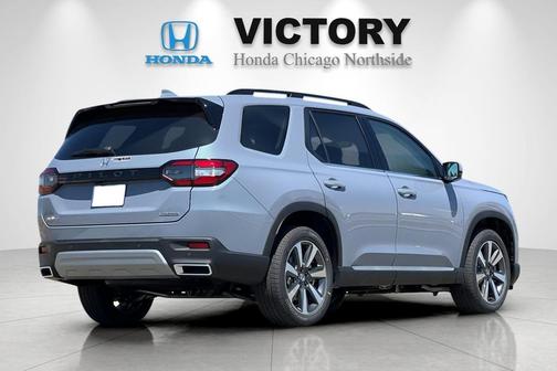 Sonic Gray Pearl 2025 Honda Pilot Touring 8-Passenger