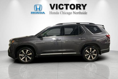 Modern Steel Metallic 2024 Honda Pilot Touring 8-Passenger