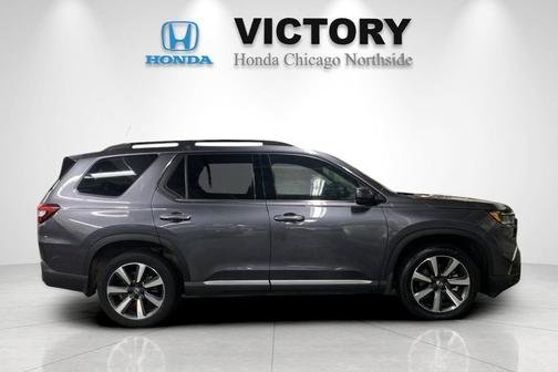 Modern Steel Metallic 2024 Honda Pilot Touring 8-Passenger