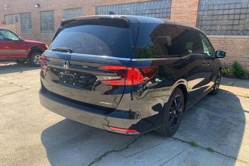 Crystal Black Pearl 2023 Honda Odyssey EX-L