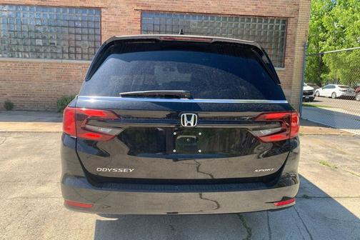 Crystal Black Pearl 2023 Honda Odyssey EX-L