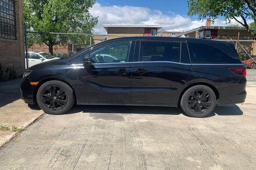 Crystal Black Pearl 2023 Honda Odyssey EX-L