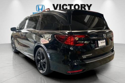 Crystal Black Pearl 2023 Honda Odyssey EX-L