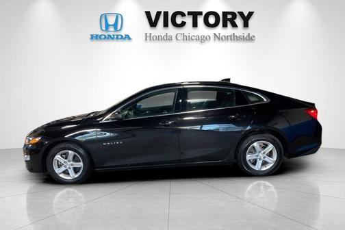 Mosaic Black Metallic 2024 Chevrolet Malibu FWD 1LT