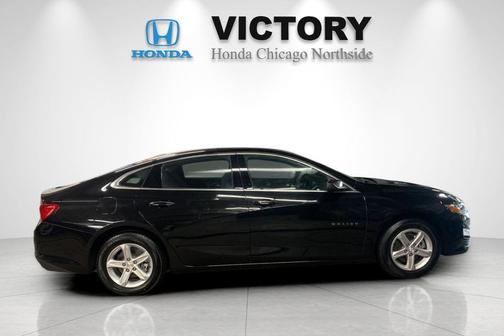 Mosaic Black Metallic 2024 Chevrolet Malibu FWD 1LT