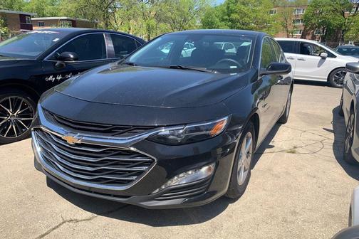 Mosaic Black Metallic 2024 Chevrolet Malibu FWD 1LT