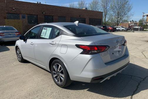 Brilliant Silver Metallic 2025 Nissan Versa 1.6 SV