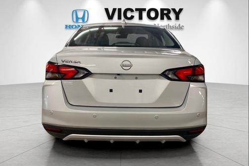 Brilliant Silver Metallic 2025 Nissan Versa 1.6 SV