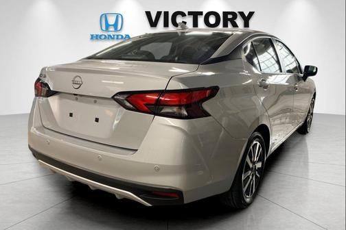 Brilliant Silver Metallic 2025 Nissan Versa 1.6 SV