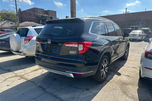 2019 Honda Pilot Touring 8-Passenger