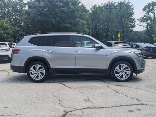 2022 Volkswagen Atlas 3.6L SE w/Technology