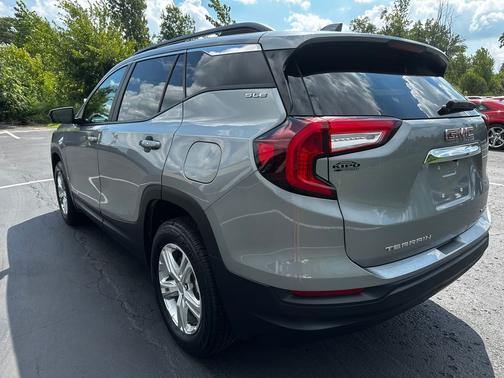 Sterling Metallic 2024 GMC Terrain SLE