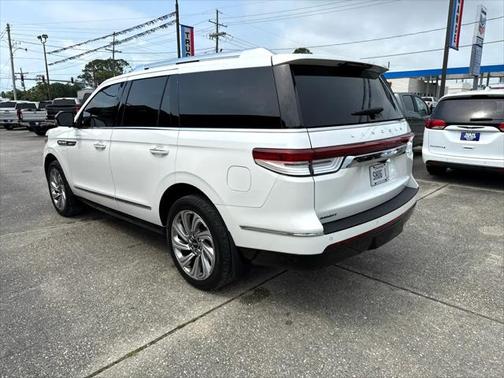 2024 Lincoln Navigator Premiere