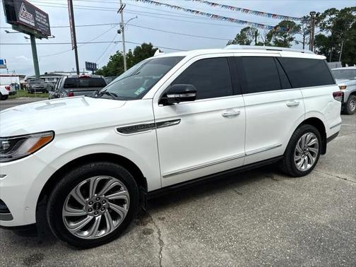 2024 Lincoln Navigator Premiere
