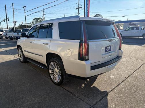 2016 Cadillac Escalade Luxury