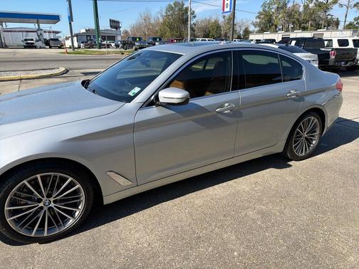 2019 BMW 530 530i