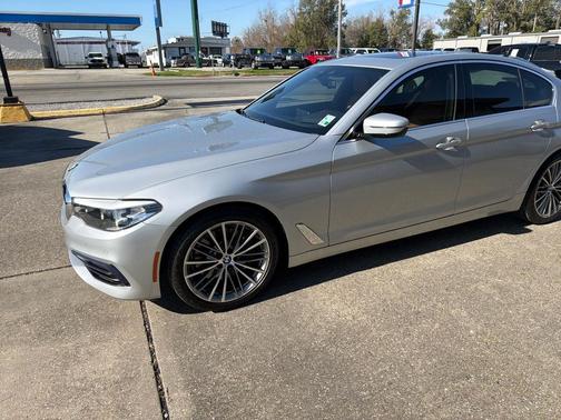 2019 BMW 530 530i