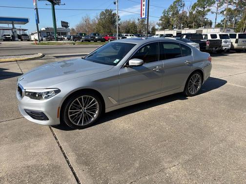 2019 BMW 530 530i