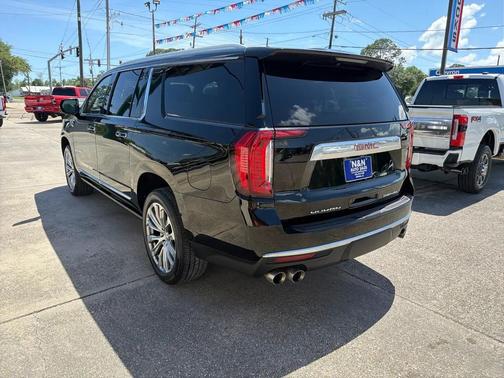 Black 2021 GMC Yukon XL Denali