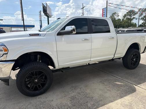 White 2020 RAM 2500 Laramie Crew Cab SWB 4WD