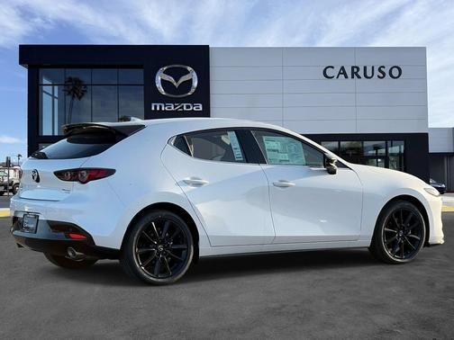 Snowflake White Pearl Mica 2026 Mazda Mazda3 2.5 Turbo AWD