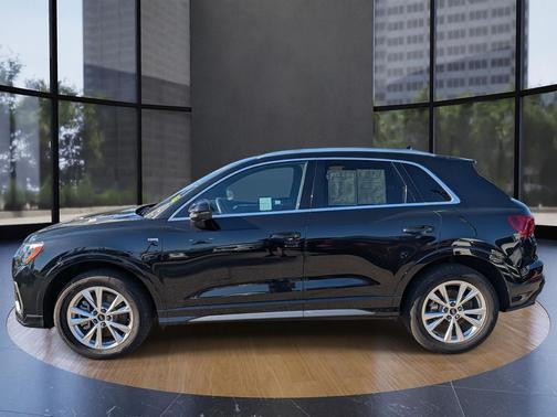 2022 Audi Q3 45 S line Premium