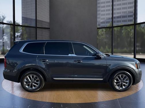 2023 Kia Telluride LX