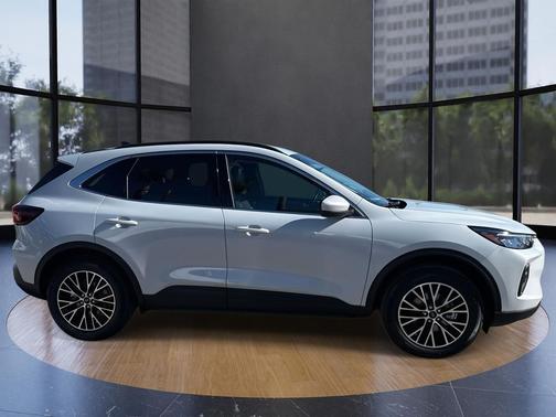 2025 Ford Escape PHEV Base