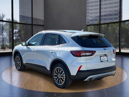 2025 Ford Escape PHEV Base