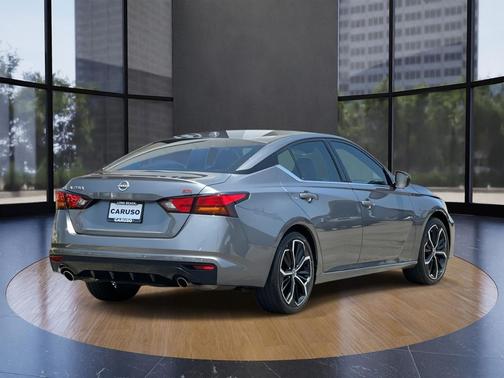 2023 Nissan Altima SR FWD