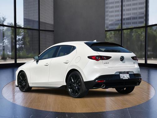 2022 Mazda Mazda3 FWD w/Premium Package