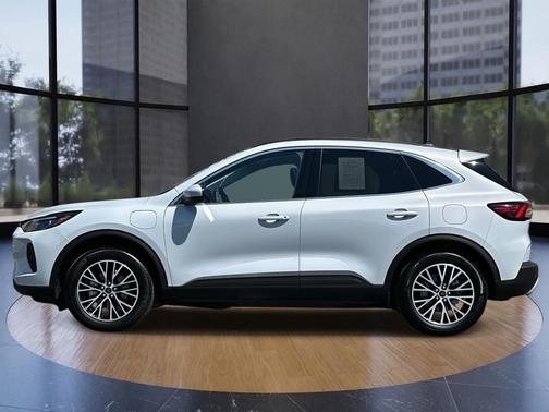 2025 Ford Escape PHEV SE