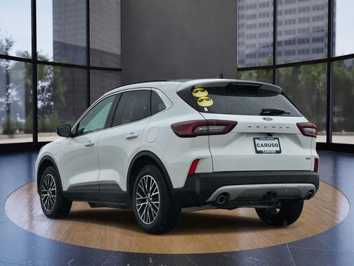 2025 Ford Escape PHEV SE